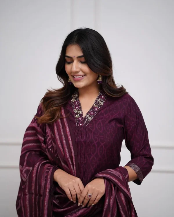women festive special cotton magenta dupatta set women new off white cotton co ord set (copy)