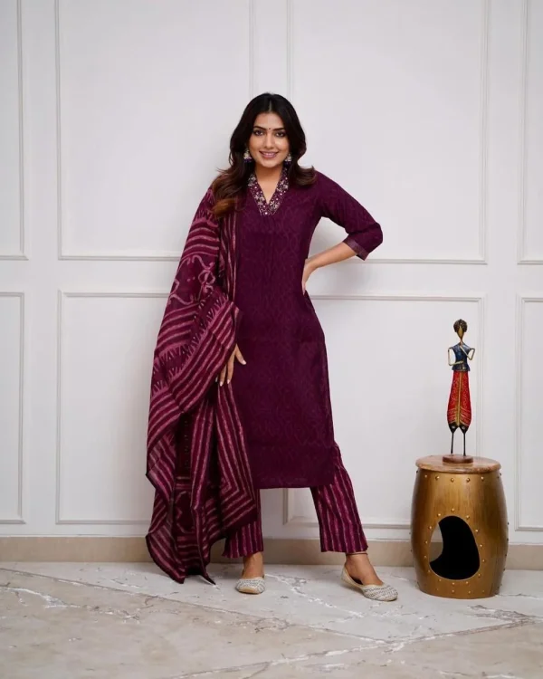 women festive special cotton magenta dupatta set women festive special cotton magenta dupatta set