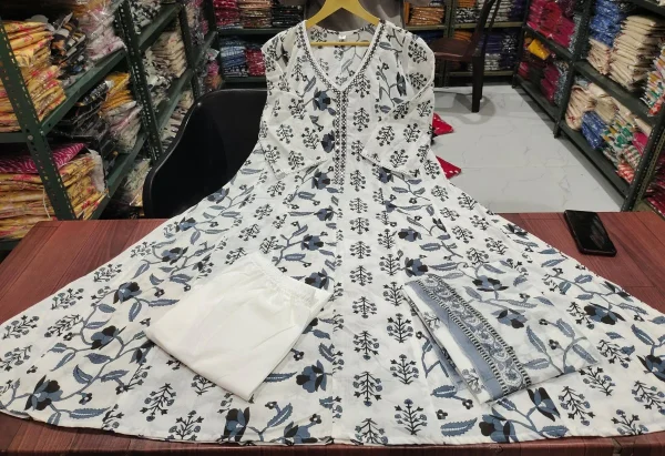 printed anarkali kurti with mulmul dupatta set