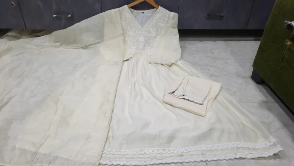 women chanderi white dupatta set