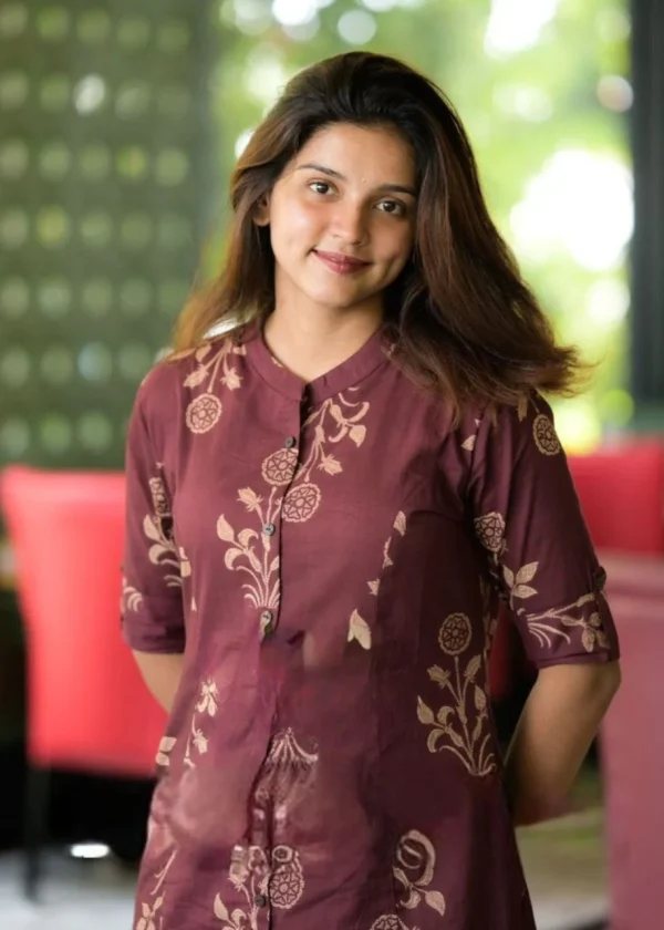 women cotton brownish maroon kurta pant set