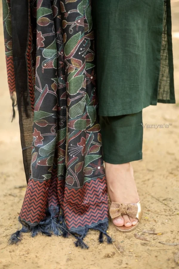 women pink embroidery yoke cotton dupatta set (copy) women front embroidery green cotton dupatta set