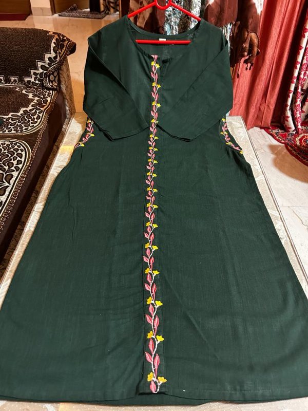 women pink embroidery yoke cotton dupatta set (copy) women front embroidery green cotton dupatta set