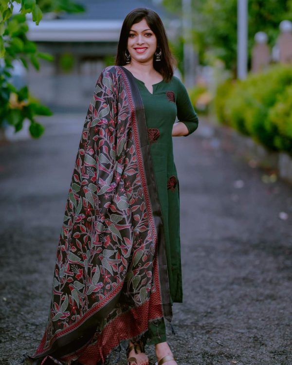 women katha cotton blue dupatta set (copy)