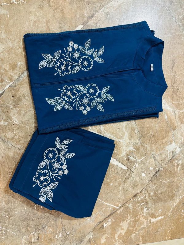 blue tshirt