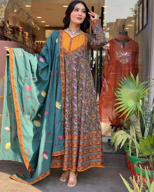 elegant pure cotton embroidered kurta set (copy)