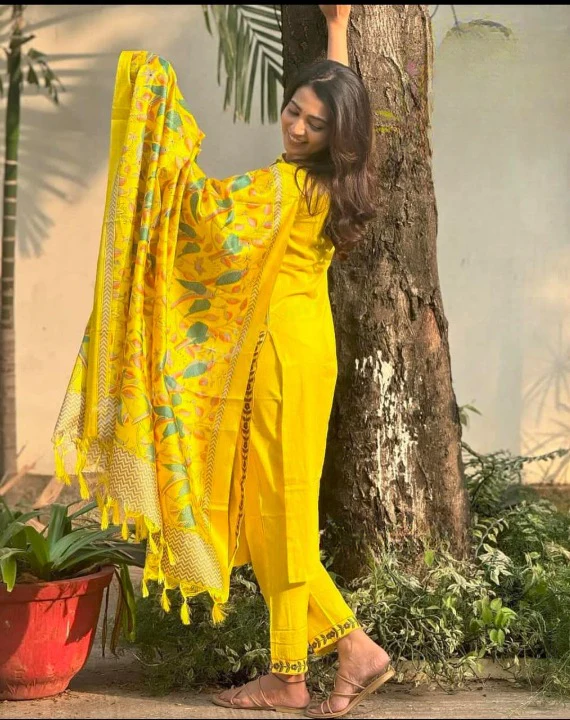women cotton yellow dupatta set (copy) women cotton slub yellow and madhubani print dupatta set