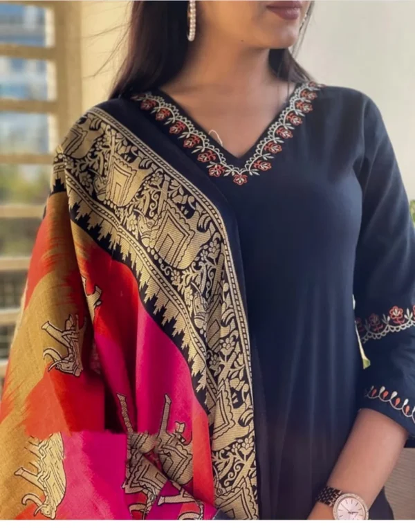 women handloom cotton black dupatta set