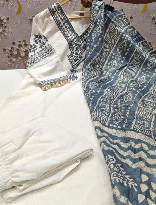 women off white chanderi dupatta set (copy) women off white chanderi dupatta set (copy)